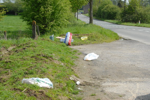 Galmaarden_zwerfvuil