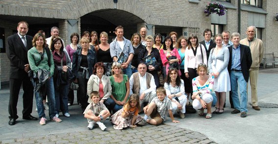 Halle_de_leerboom_ontvangt_zweden_en_italianen