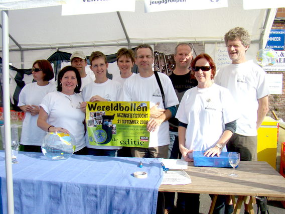 Deschuyffeleer_kermis_en_wereldbollen__2_