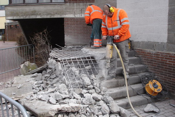 Editiepajot_ternat_betonnen_trap_foto_ludo_van_der_cammen