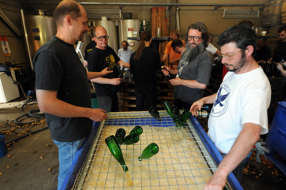 Beersel_fonteinen_ramp_uitgieten