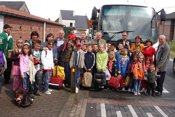 Editiepajot_ternat_nieuwe_schoolbus_foto_ludo_van_der_cammen