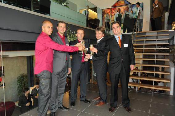 Leeuw_aiding_group_bestuurders