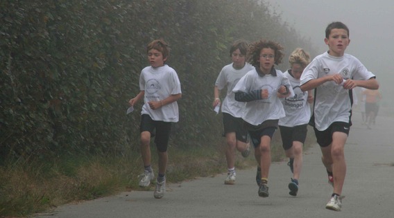 Editiepajot_roosdaal_scholenveldloop2009_foto_02_willy_appelmans