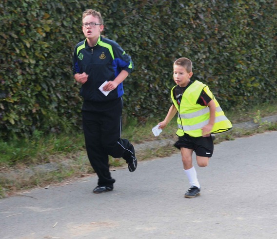 Editiepajot_roosdaal_scholenveldloop2009_foto_03_willy_appelmans
