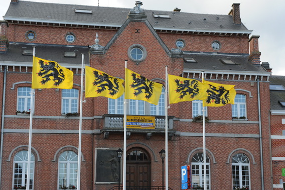 Colpaert_lennik_vlag_omgekeerd_1