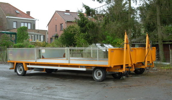 Editiepajot_dilbeek_aanhangwagens_nadarbarelen_foto_jean-pierre_schoukens