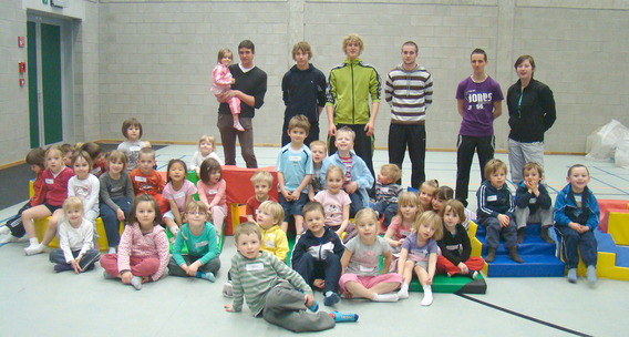 Sportdag_kleuters_hernekouter_-_deschuyffeleer__10_