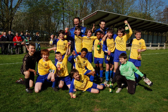 2010-04-17-khoh-u12-kampioen