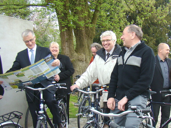 Voorstelling_fietsenknooppunt_pajottenland_zennevallei_-_deschuyffeleer__25_