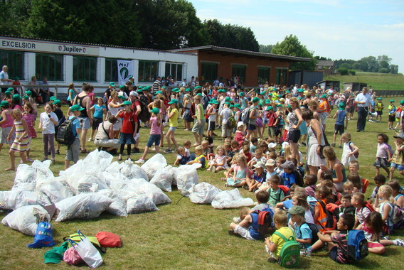 Ak_cent_laatste_schooldag_en_vuil__5_