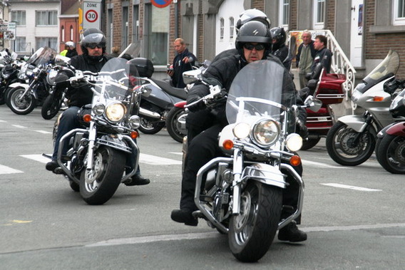 Editiepajot_liedekerke_motards_fijn_001_foto_jacky_delcour