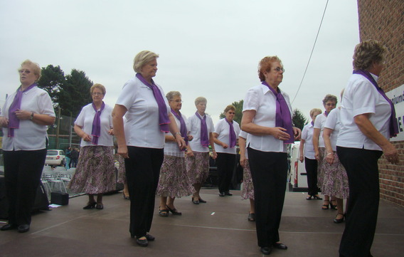 Plosvroa_2010_wereldbollen_11_11_11-actie_-_deschuyffeleer