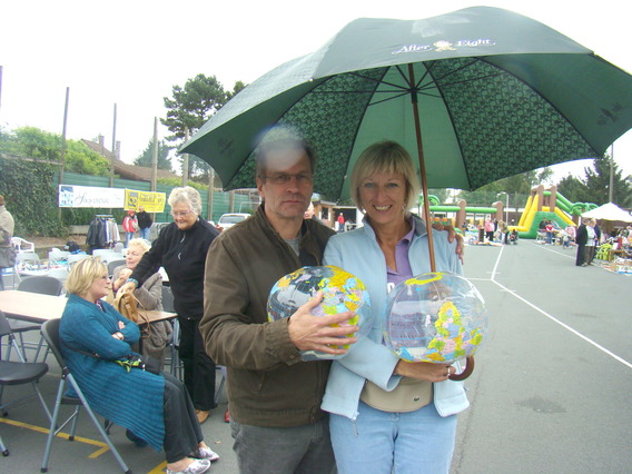 Plosvroa_2010_wereldbollen_11_11_11-actie_-_deschuyffeleer__9_