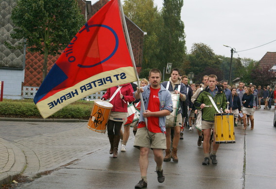 Chiro_50_jaar_opdocht_naar_de_kerk_zaterdag__11_