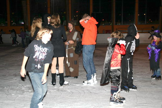 Editiepajot_liedekerke_halloweenschaatsen_2010_foto_jacky_delcour