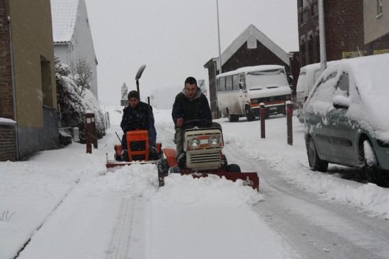 Editiepajot_roosdaal_sneeuwruimen_04_tom_vierendeels