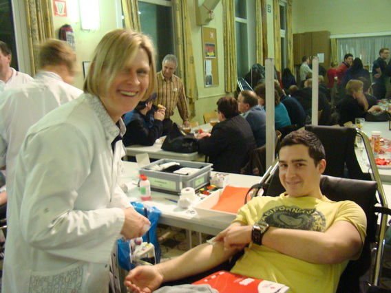 Eerste_bloedinzameling_bever_2011_-_deschuyffeleer__8_