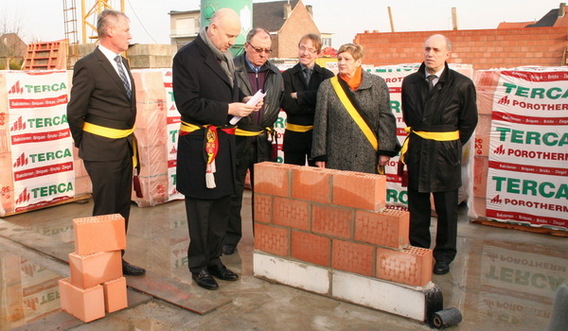 Editiepajot_liedekerke_eerste_steenlegging_serviceflats_foto_jacky_delcour