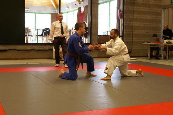 Gerd_van_hecke_in_actie_witte_keikogi