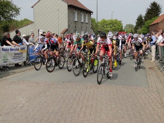 Koers_herfelingen_april_2011-_deschuyffeleer__7_