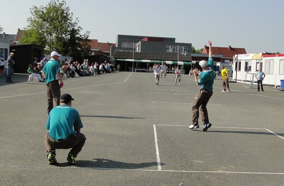 Kaatsen_derby_bever_kokejane__1_mei_2011_-___deschuyffeleer__4_
