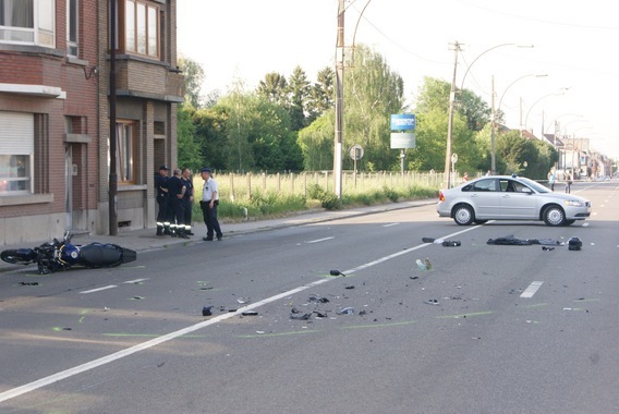 110509spl_ongeval_bergensesteenweg_motorrijder_2