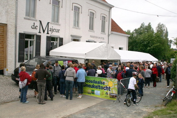 Editiepajot_roosdaal_sneukeltocht_aperitief_bij_majeur_foto_jacky_delcour__1_