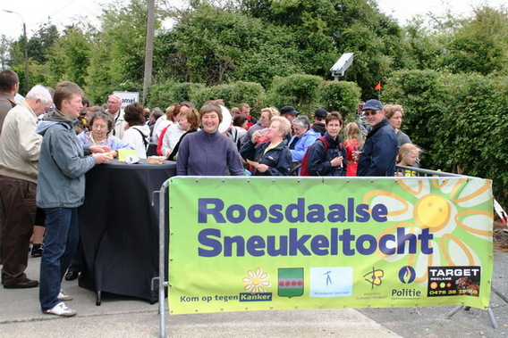 Editiepajot_roosdaal_sneukeltocht_aperitief_bij_majeur_foto_jacky_delcour__2_