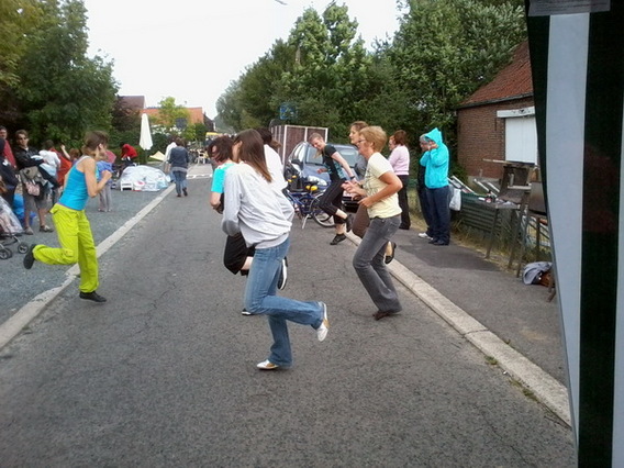 Editiepajot_ternat_groenstraat_rommelmarkt_en_zumba_foto_guido_van_cauwelaert__1_