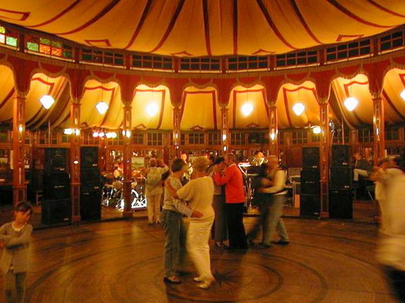 Spiegeltent_p600