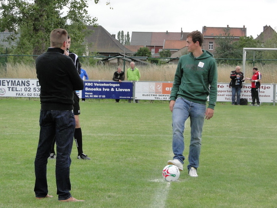Kom_op_tegen_kanker_2011_voetbalgala_-_deschuyffeleer__7_