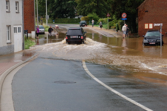 Editiepajot_bart_devill__wateroverlast_lotsesteenweg