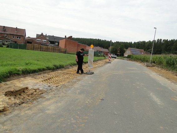 Werken_voetpaden_kerkhof_herne_2011__3_
