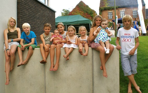 Straatfeest_molenstraat_2011___deschuyffeleer__4_