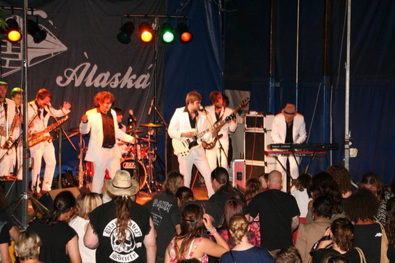 Editiepajot_liedekerke_verslag_tinga_tinga_2011_foto_jacky_delcour__7_