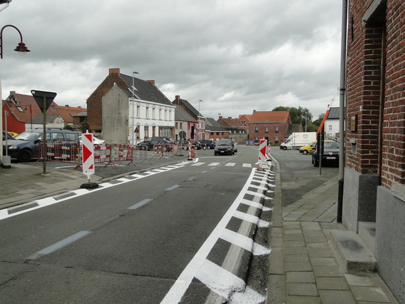 Verkeerslichten_en_wegversmalling_bever__4_