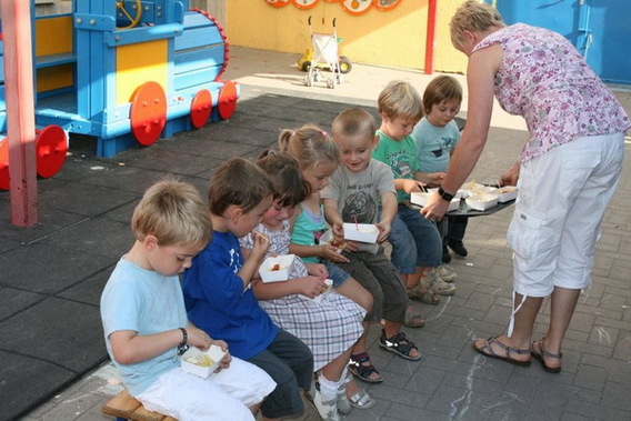 Editiepajot_liedekerke_kleuters_dolfijn_op_de_kermis_foto_jacky_delcour__3_