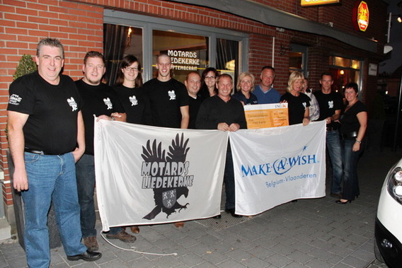 Editiepajot_liedekerke_motards_cheque_foto_jacky_delcour