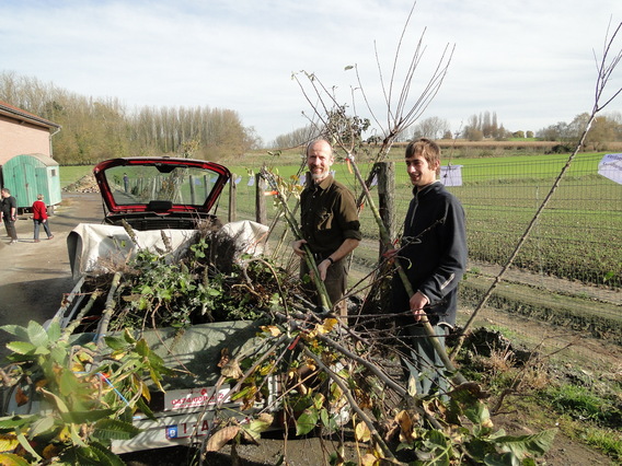 Vriend_van_het_groene_lint_boompjesverkoop_-_deschuyffeleer__6_