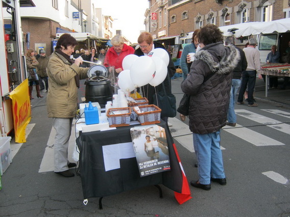 Editiepajot_liedekerke_11_11_11__actie_met_soep_foto_jacky_delcour__3_