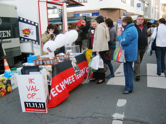 Editiepajot_liedekerke_11_11_11__actie_met_soep_foto_jacky_delcour__2_