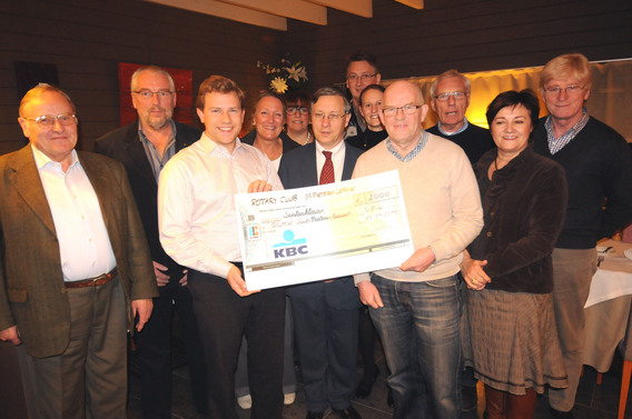 Leeuw_rotary_cheque_ocmw