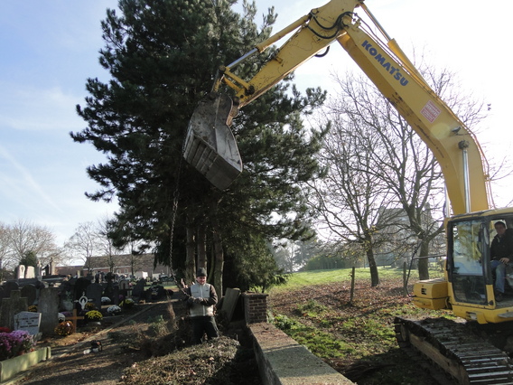 Kerkhof_herfelinge_werken_nov_2011_deschuyffeleer__9_