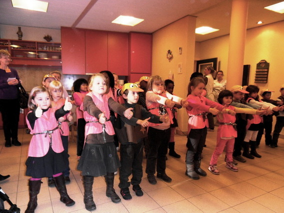 Editiepajot_liedekerke_eerste_leerjaar_antoniusschool_danst_foto_jacky_delcour__1_
