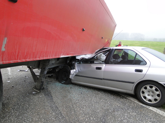 Ongeval_pijpestraat_trekker_bieten_25_nov_2011__6_