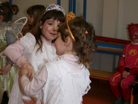 Editiepajot_liedekerke_carnaval_dolfijn_foto_jacky_delcour__3_