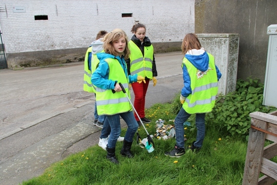 Editiepajot_liedekerke_zwerfvuilactie_27042012_foto_jacdky_delcour__3_