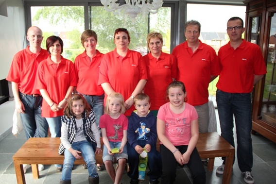 Editiepajot_liedekerke_straatfeest_bombardon_winnaars_en_bestuur_foto_jacky_delcour