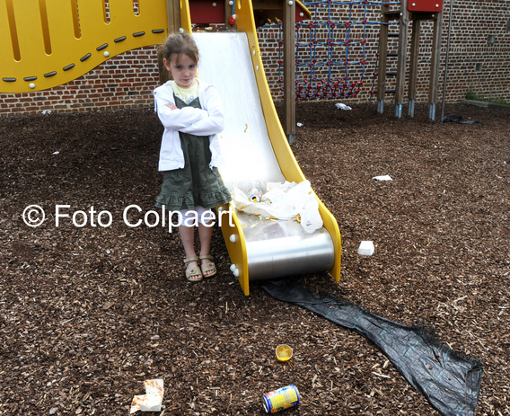 Colpaert_galmaarden_afval_speeltuig_1_foto_colpaert